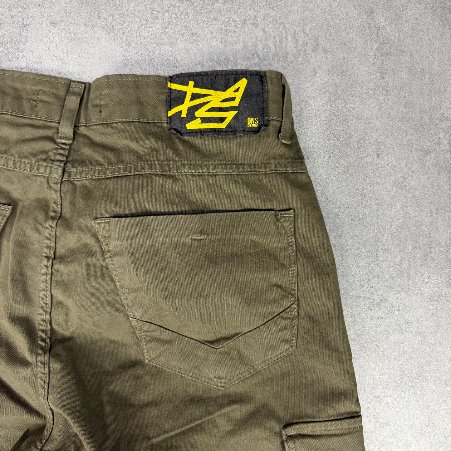 Regular classic fit green