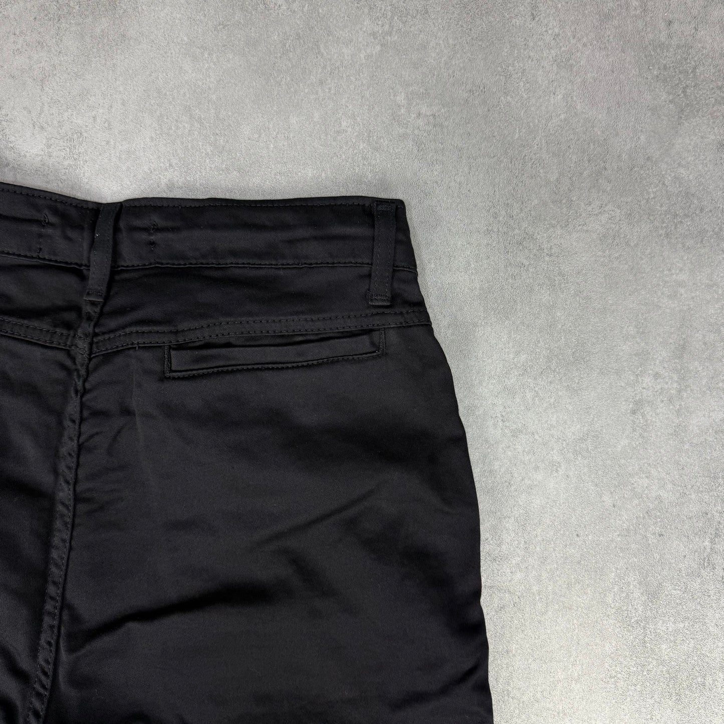 Utility cargo black